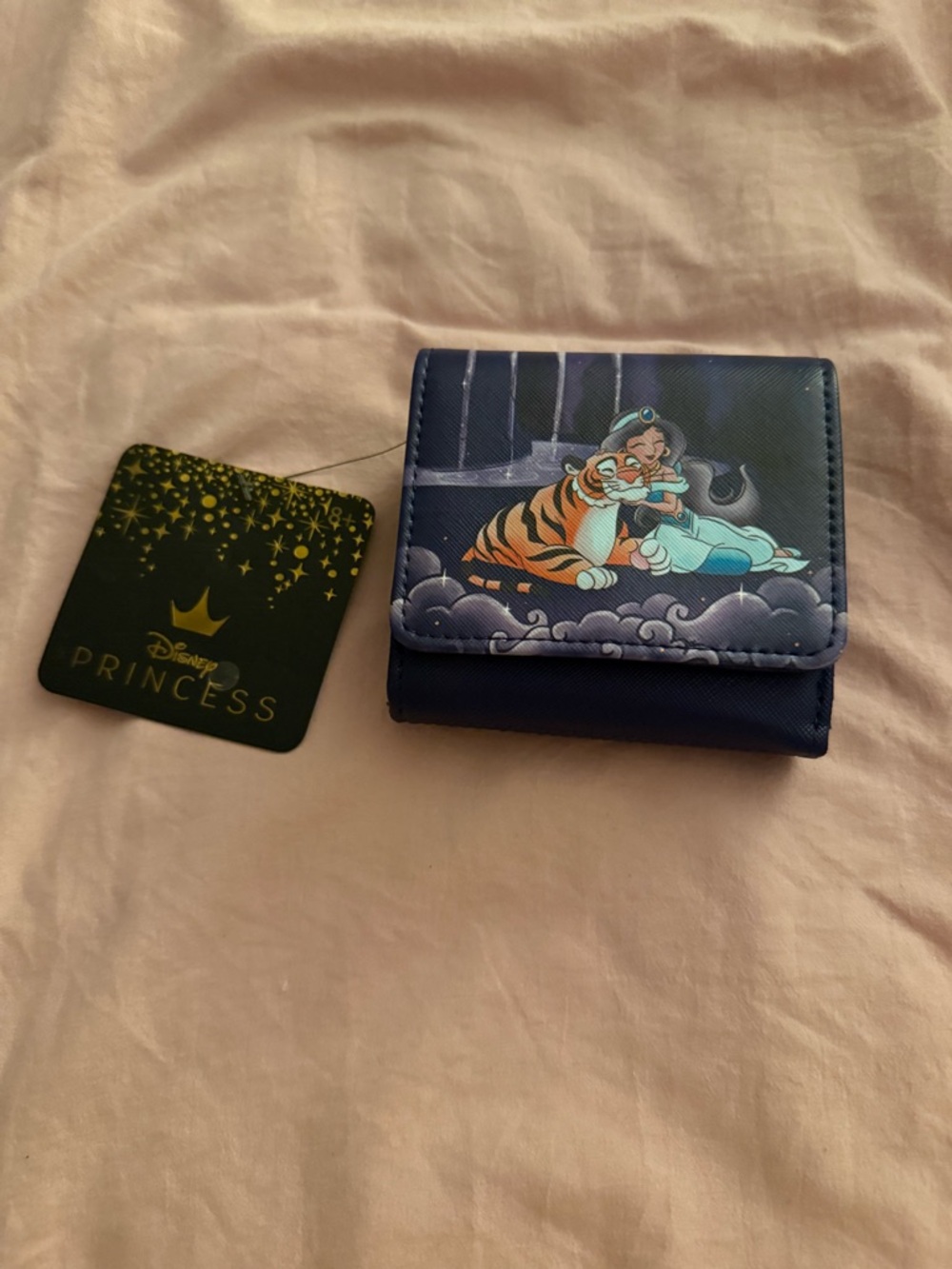 Loungefly Disney’s Jasmine & Rajah Kisslock Wallet
